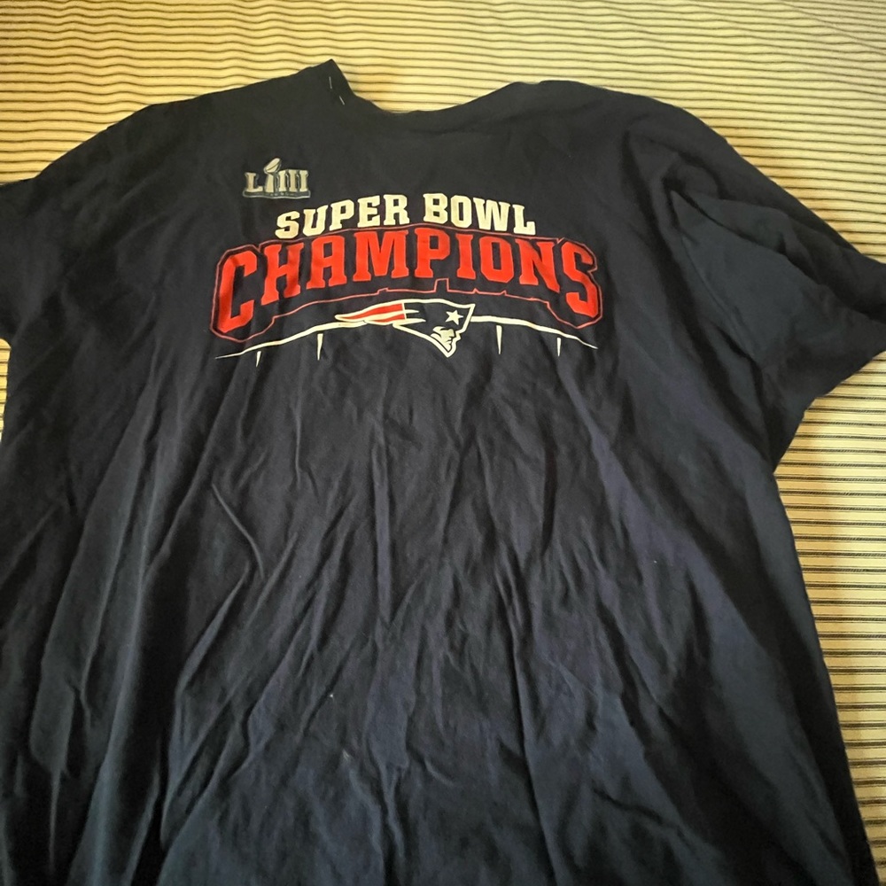 MENS-LIGHTLY WORN-PATRIOTS